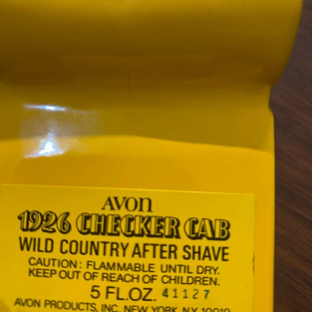 AVON 1926 CHECKER CAB WILD COUNTRY AFTER SHAVE Size: 5 Oz7